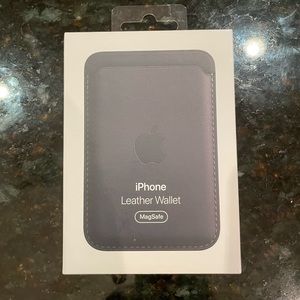 Brand New Apple iPhone Leather Wallet (Black)